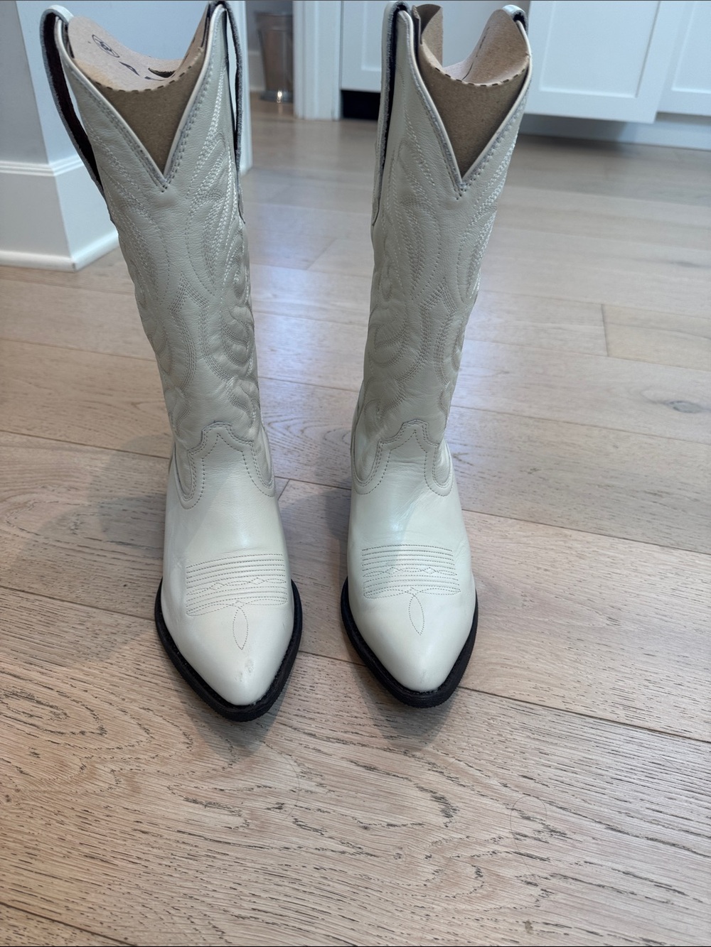 Ariat Cream Western Pointed-Toe Heeled Boots